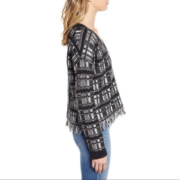 Wildfox Reece Ritzy Fringe Hem Sweater Black/White Size Large NWT - Picture 2 of 6